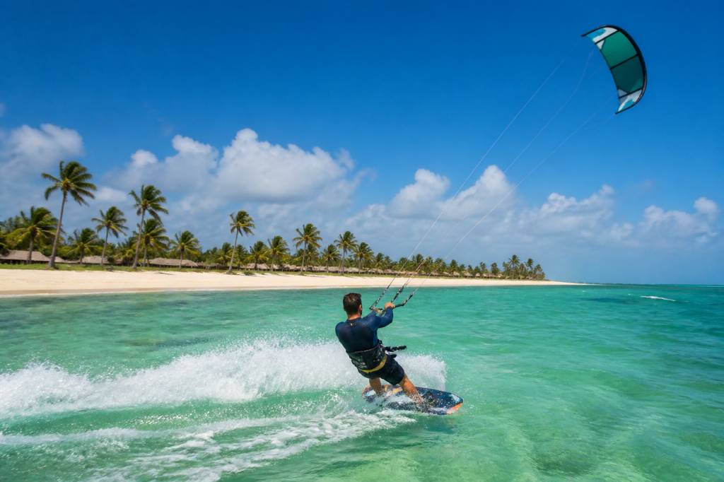 Kitesurf no Brasil: os melhores spots e dicas para sua viagem completa